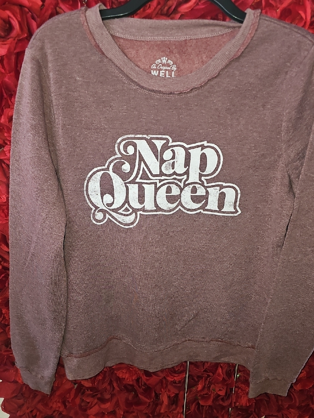 Well Worn Nap Queen Graphic Crewneck Soft Sweatshirt- Mauve Size Large